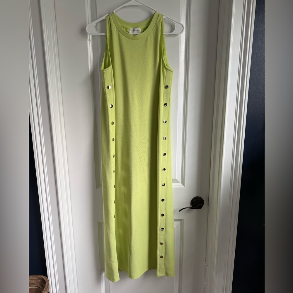 Entro Vibrant Green midi dress
